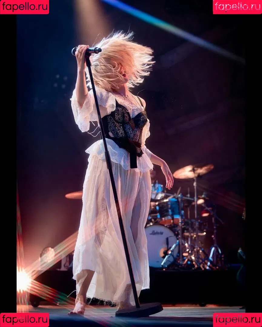 Aurora Aksnes / auroramusic / singer Onlyfans Photo Gallery 