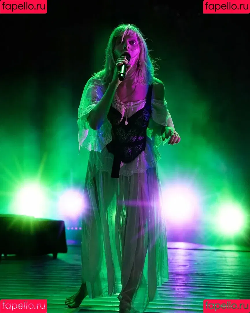 Aurora Aksnes / auroramusic / singer Onlyfans Photo Gallery 