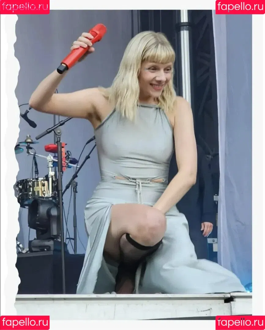 Aurora Aksnes / auroramusic / singer Onlyfans Photo Gallery 