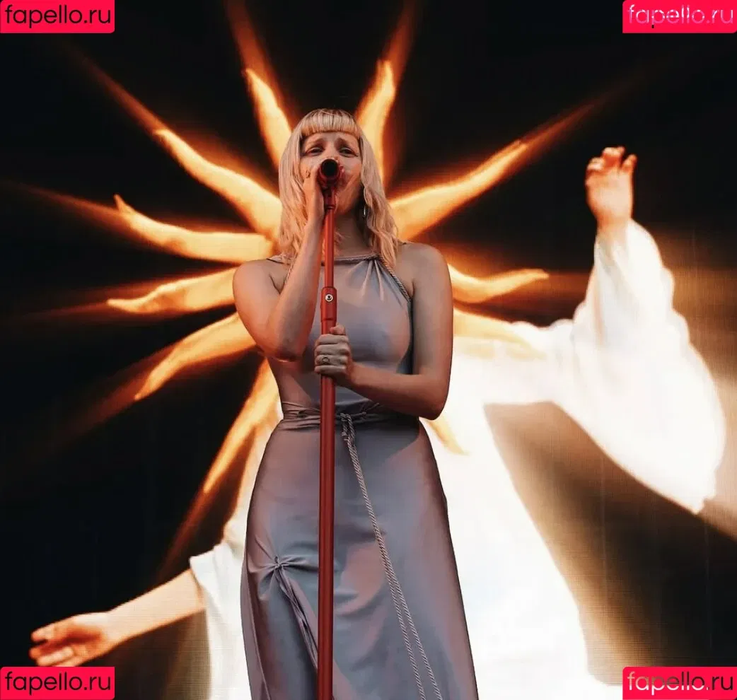 Aurora Aksnes / auroramusic / singer Onlyfans Photo Gallery 
