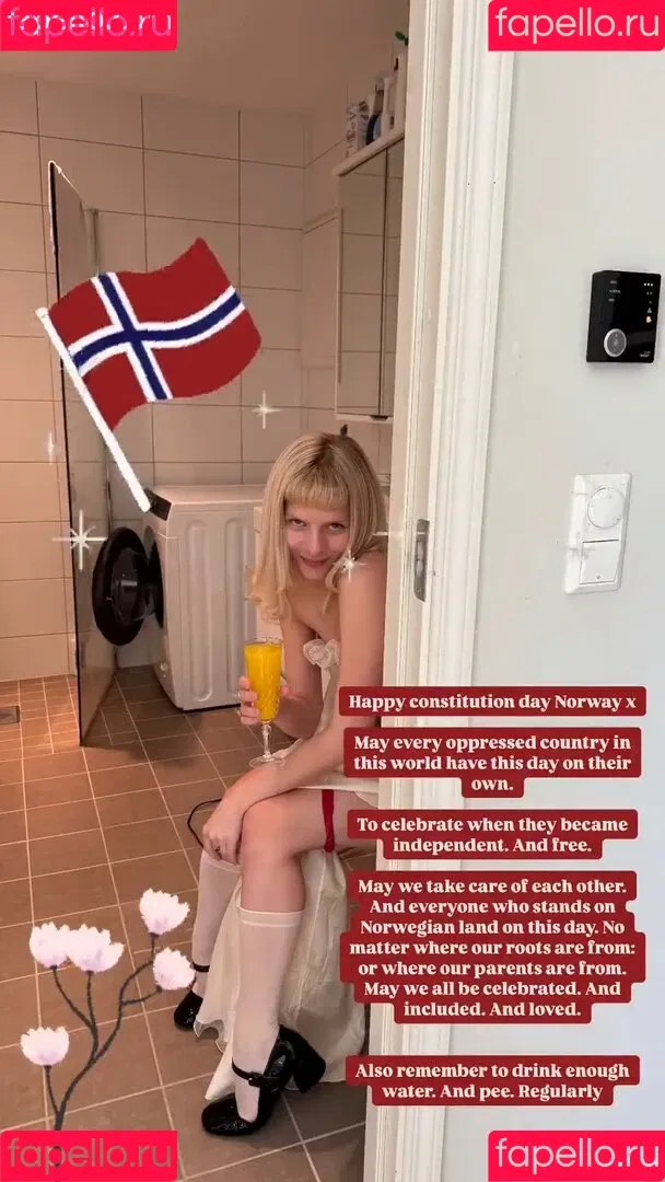 Aurora Aksnes / auroramusic / singer Onlyfans Photo Gallery 