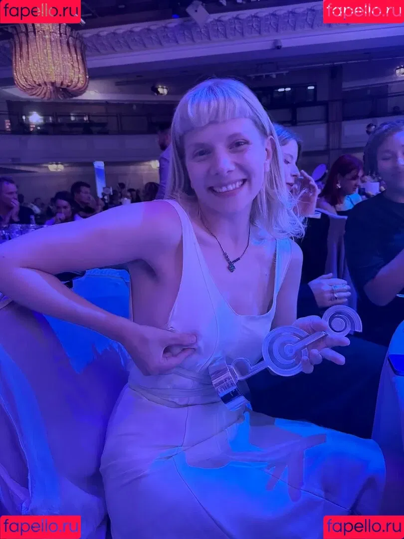 Aurora Aksnes / auroramusic / singer Onlyfans Photo Gallery 