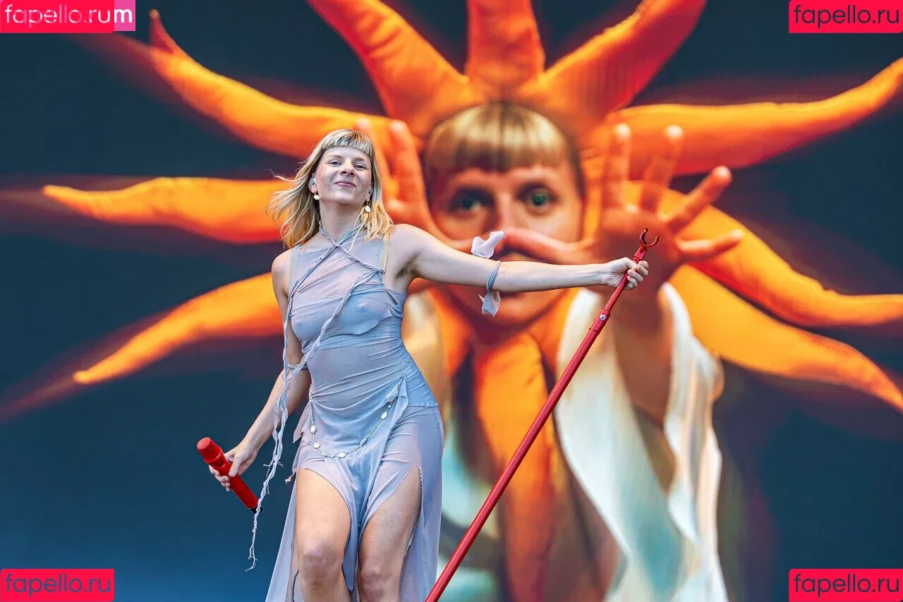 Aurora Aksnes / auroramusic / singer Onlyfans Photo Gallery 