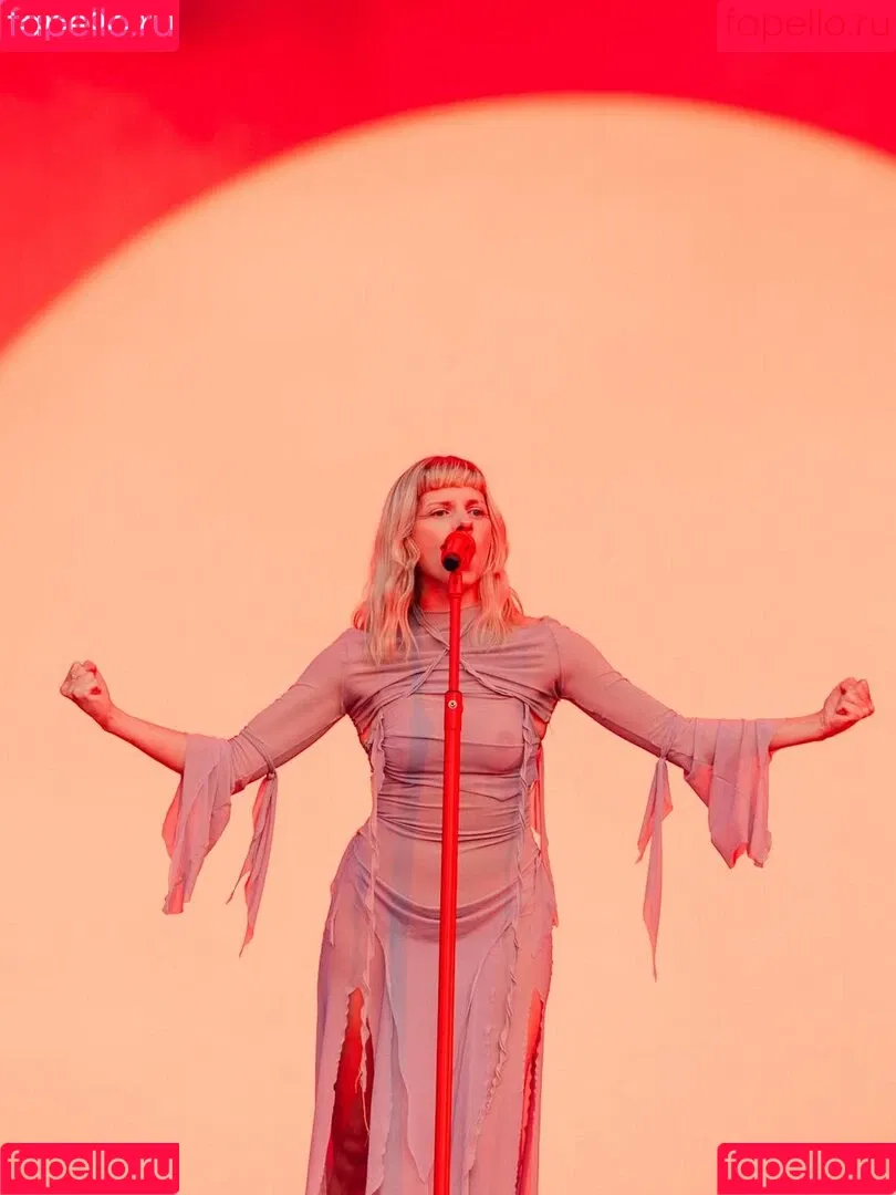 Aurora Aksnes / auroramusic / singer Onlyfans Photo Gallery 