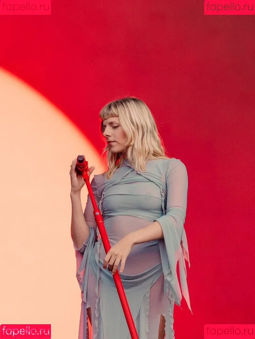Aurora Aksnes / auroramusic / singer Onlyfans Photo Gallery 