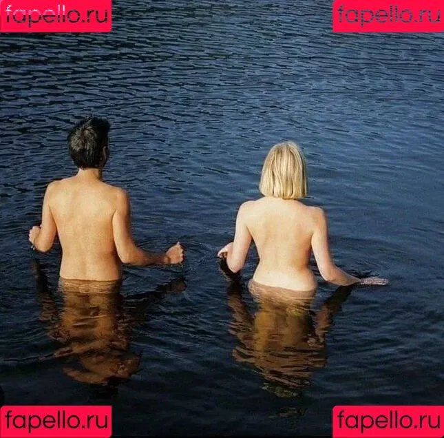 Aurora Aksnes / auroramusic / singer Onlyfans Photo Gallery 