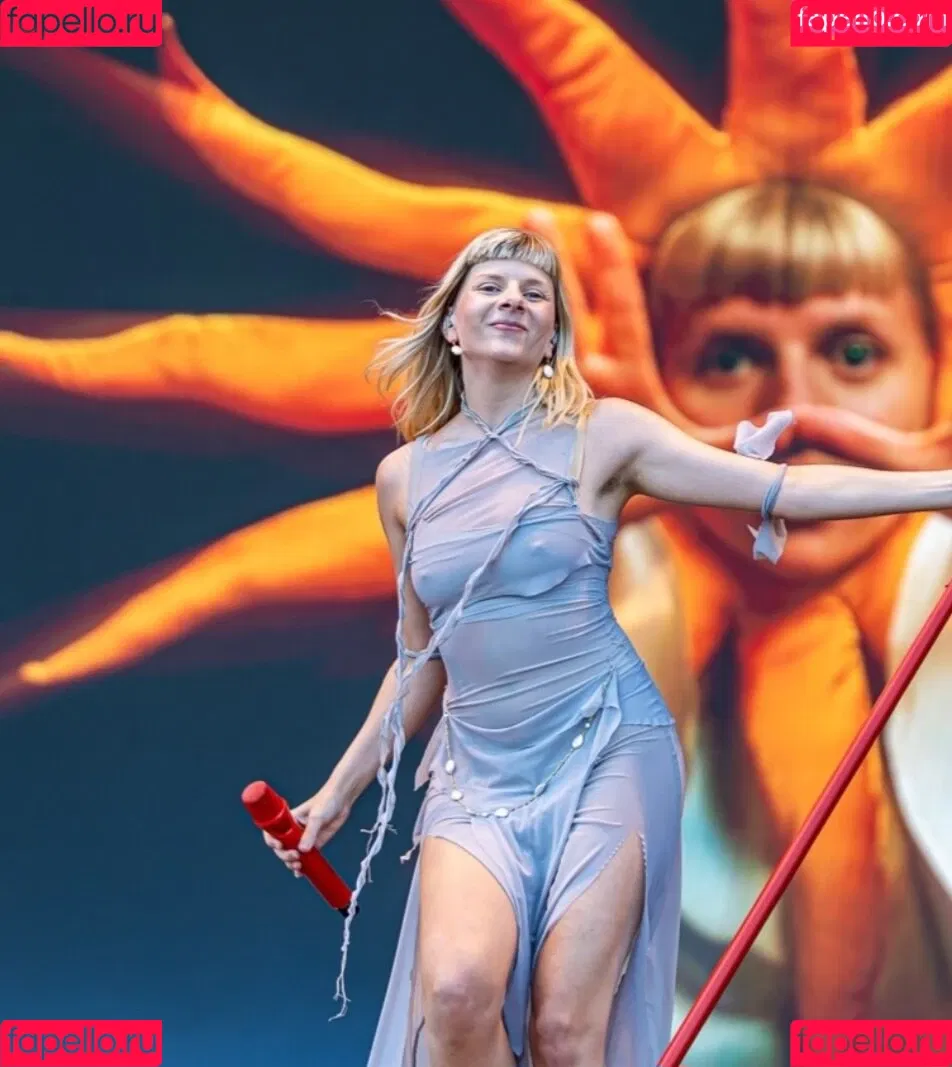 Aurora Aksnes / auroramusic / singer Onlyfans Photo Gallery 
