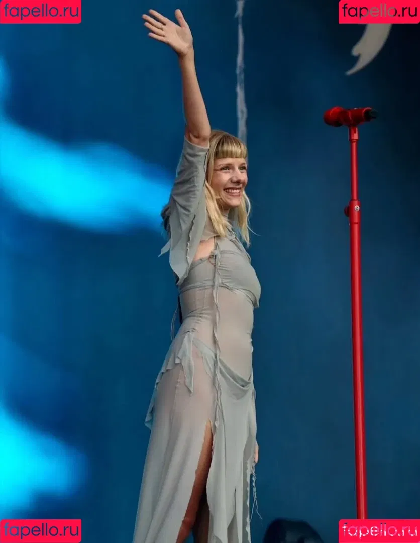 Aurora Aksnes / auroramusic / singer Onlyfans Photo Gallery 