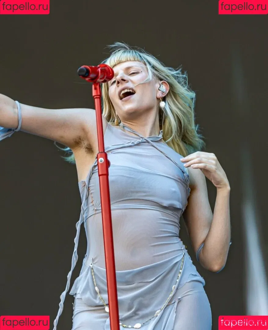 Aurora Aksnes / auroramusic / singer Onlyfans Photo Gallery 
