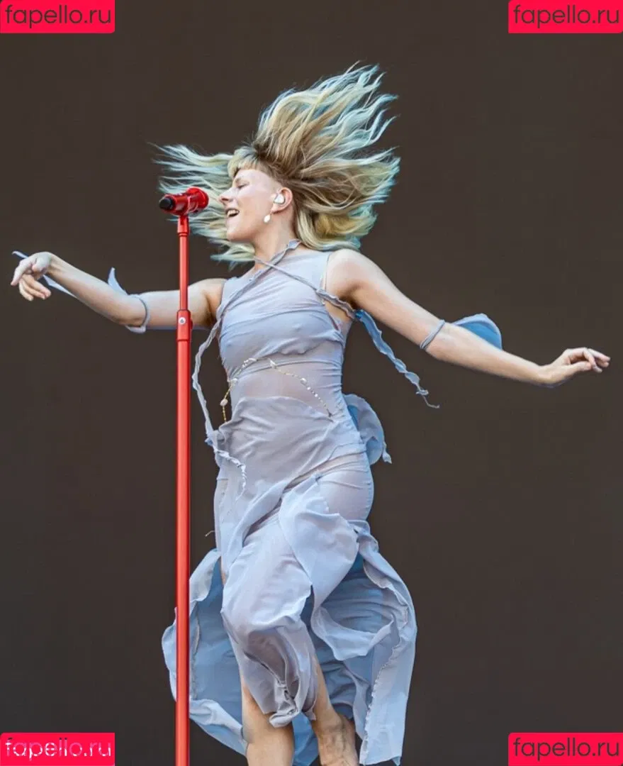 Aurora Aksnes / auroramusic / singer Onlyfans Photo Gallery 