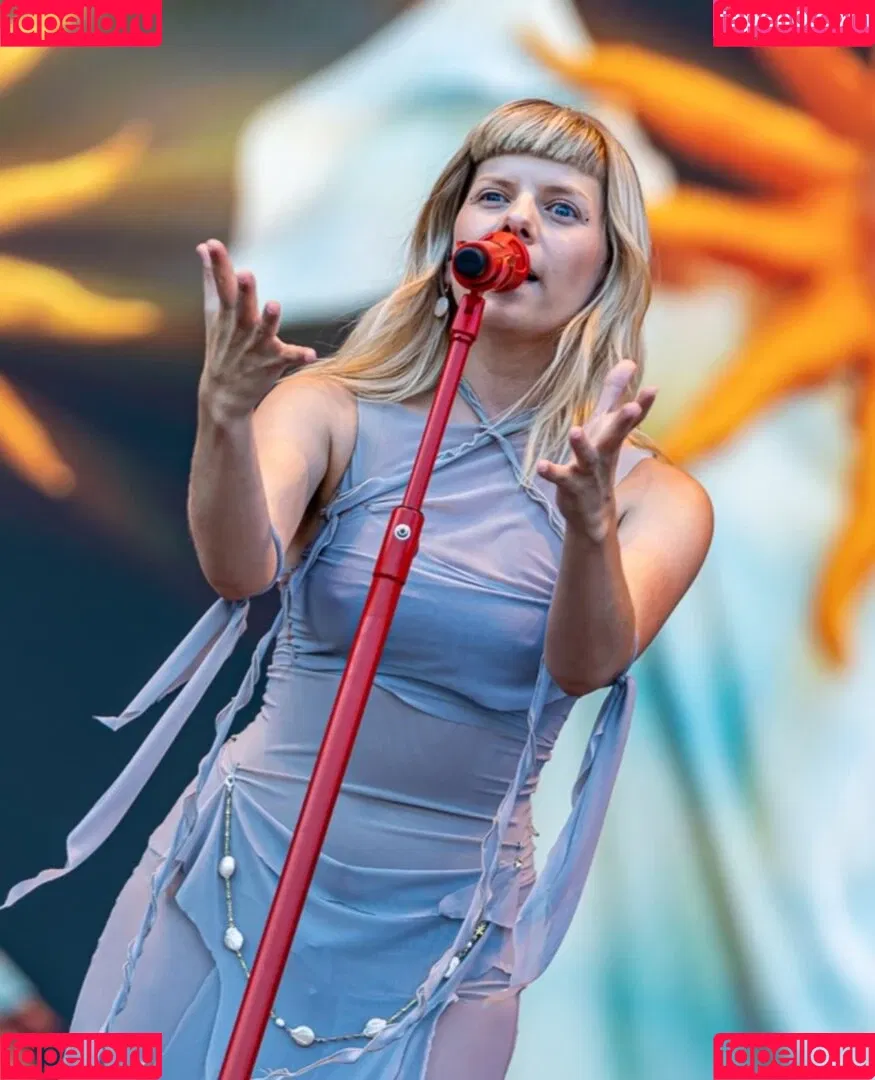Aurora Aksnes / auroramusic / singer Onlyfans Photo Gallery 