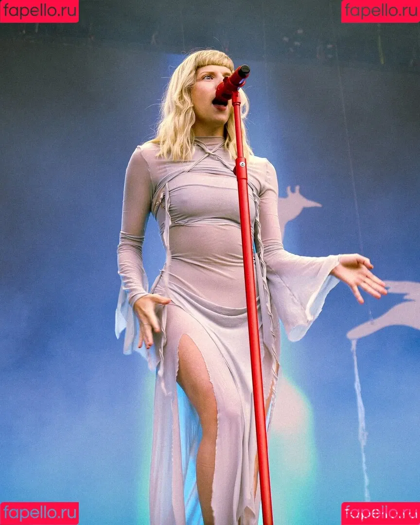 Aurora Aksnes / auroramusic / singer Onlyfans Photo Gallery 