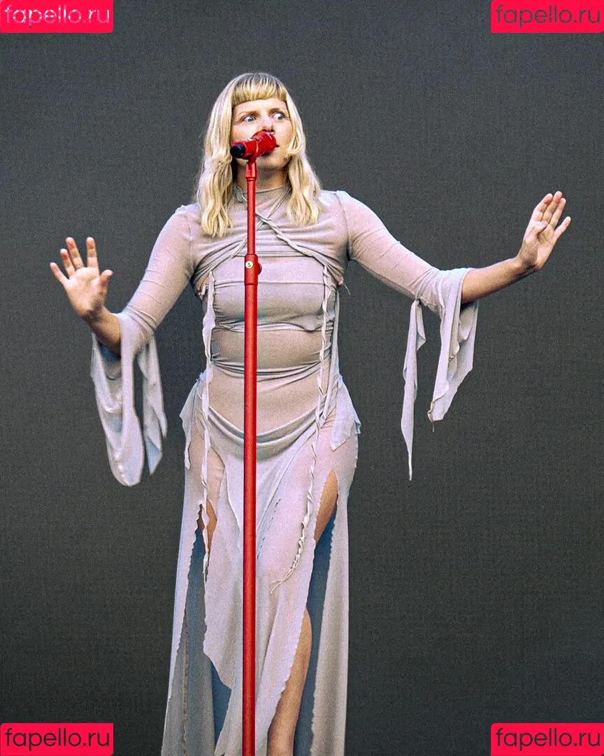 Aurora Aksnes / auroramusic / singer Onlyfans Photo Gallery 