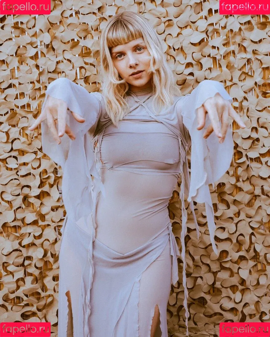 Aurora Aksnes / auroramusic / singer Onlyfans Photo Gallery 