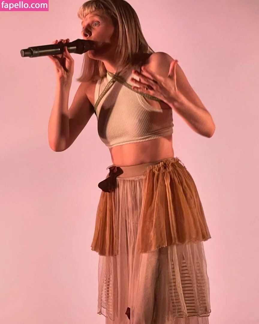 Aurora Aksnes / auroramusic / singer Onlyfans Photo Gallery 