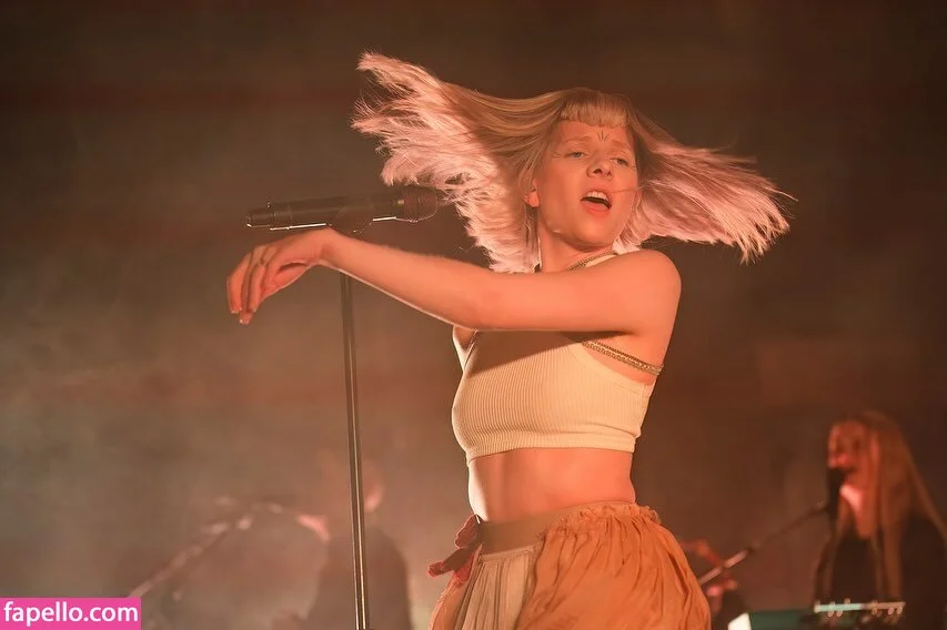 Aurora Aksnes / auroramusic / singer Onlyfans Photo Gallery 