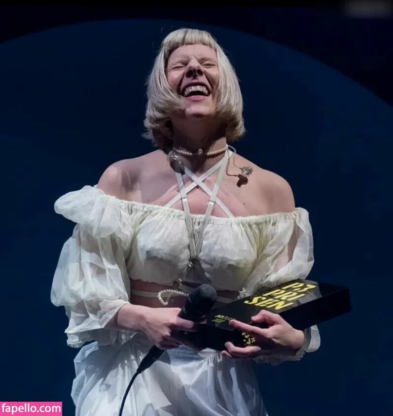 Aurora Aksnes / auroramusic / singer Onlyfans Photo Gallery 