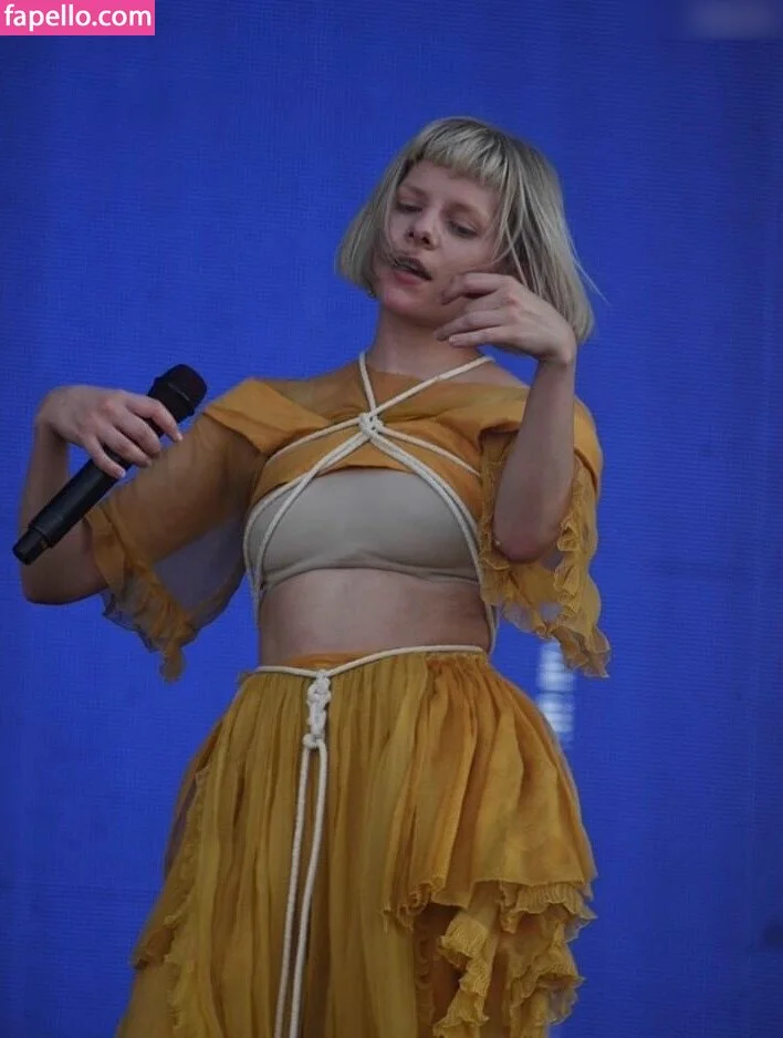Aurora Aksnes / auroramusic / singer Onlyfans Photo Gallery 
