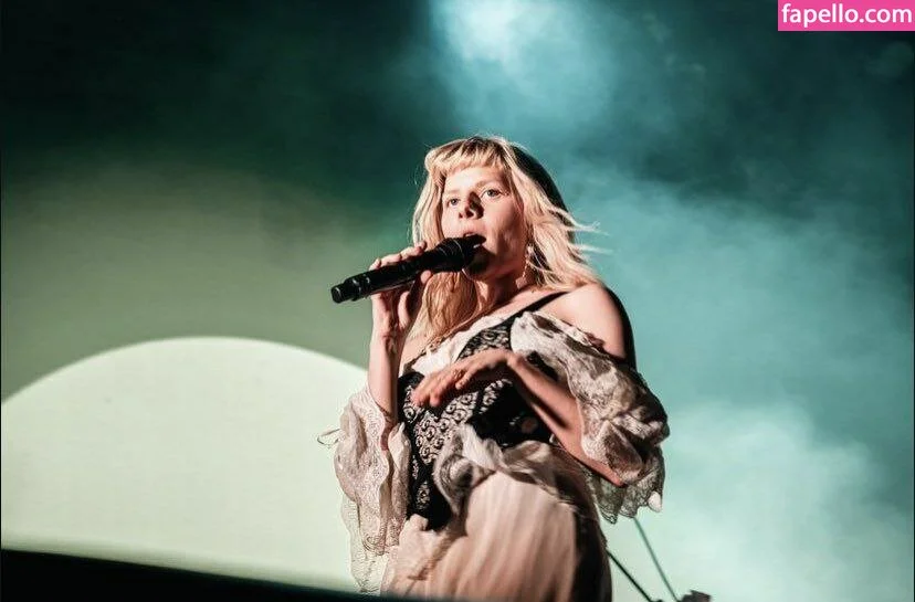 Aurora Aksnes / auroramusic / singer Onlyfans Photo Gallery 