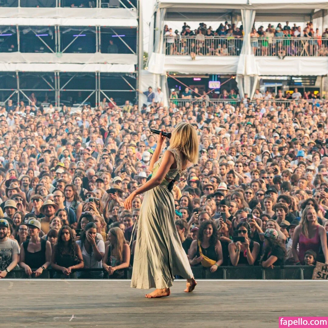 Aurora Aksnes / auroramusic / singer Onlyfans Photo Gallery 