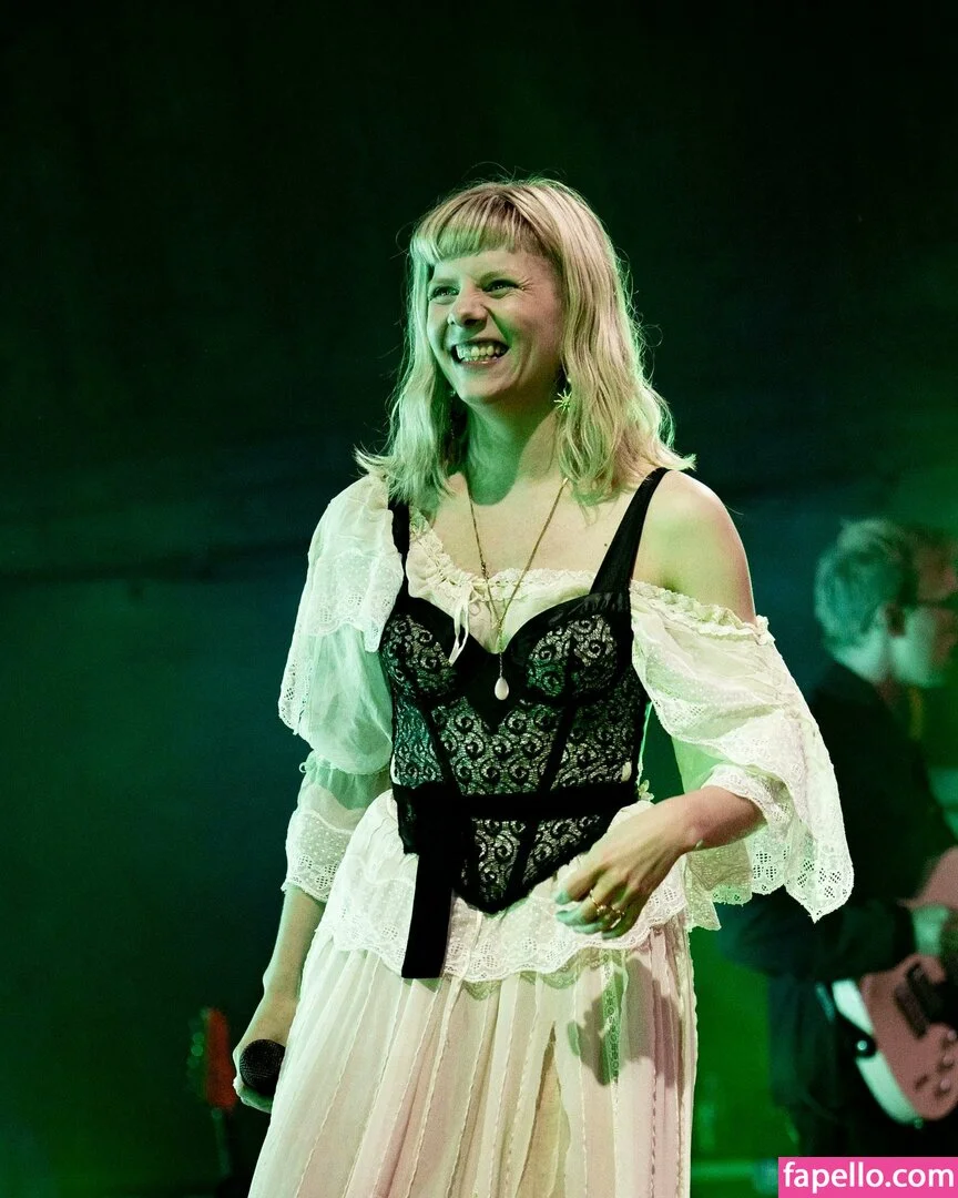 Aurora Aksnes / auroramusic / singer Onlyfans Photo Gallery 