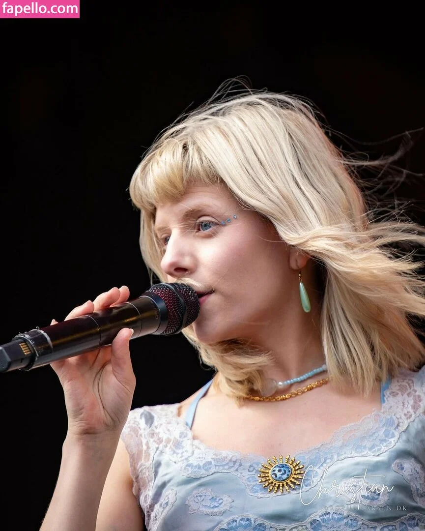 Aurora Aksnes / auroramusic / singer Onlyfans Photo Gallery 