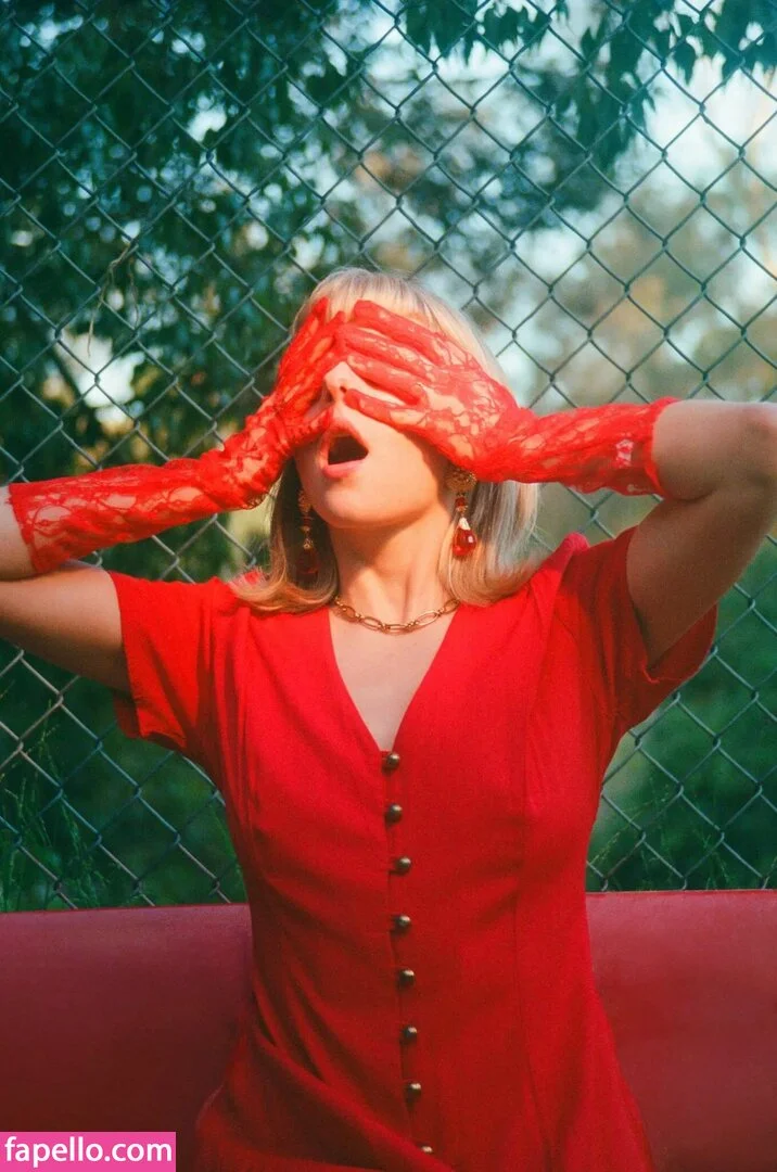 Aurora Aksnes / auroramusic / singer Onlyfans Photo Gallery 