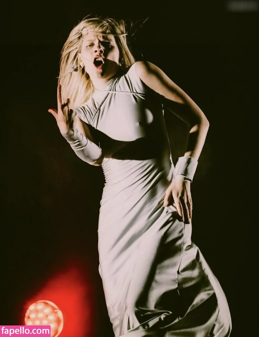 Aurora Aksnes / auroramusic / singer Onlyfans Photo Gallery 