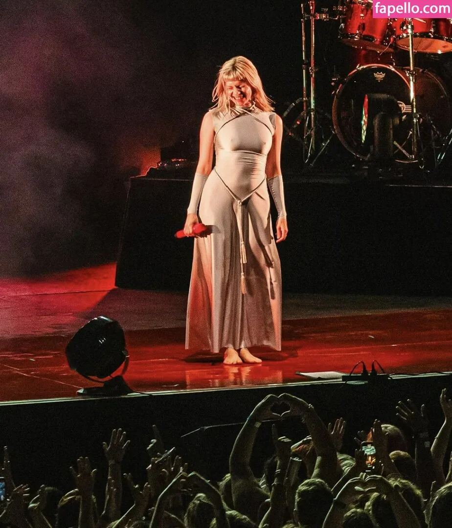 Aurora Aksnes / auroramusic / singer Onlyfans Photo Gallery 