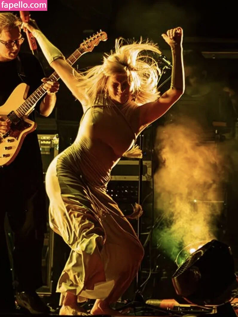 Aurora Aksnes / auroramusic / singer Onlyfans Photo Gallery 