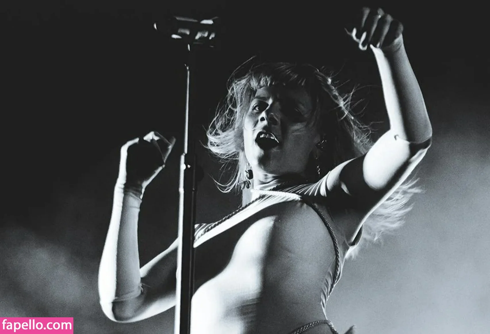 Aurora Aksnes / auroramusic / singer Onlyfans Photo Gallery 