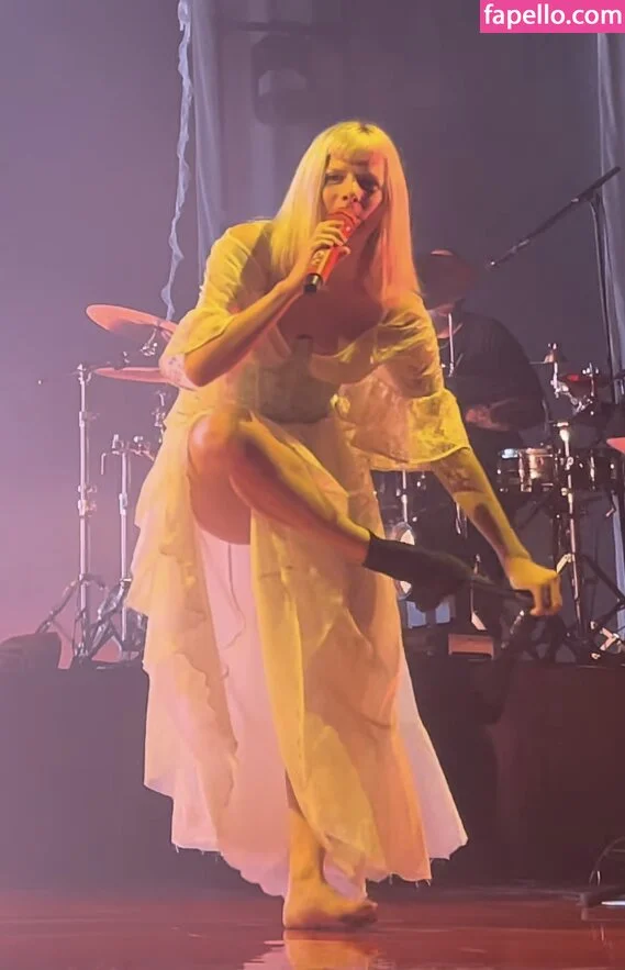 Aurora Aksnes / auroramusic / singer Onlyfans Photo Gallery 