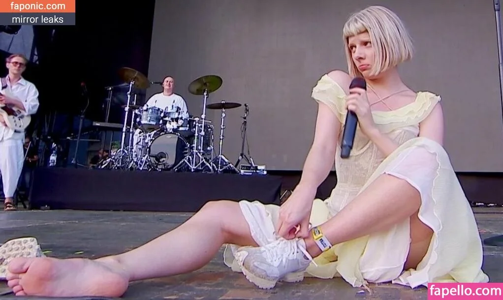 Aurora Aksnes / auroramusic / singer Onlyfans Photo Gallery 