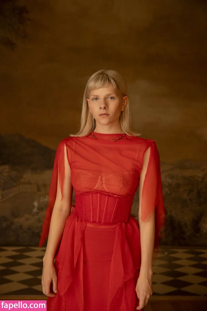 Aurora Aksnes / auroramusic / singer Onlyfans Photo Gallery 