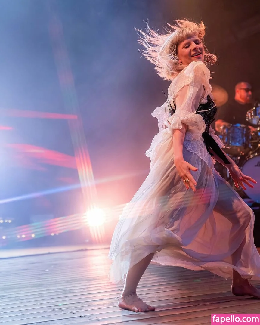 Aurora Aksnes / auroramusic / singer Onlyfans Photo Gallery 