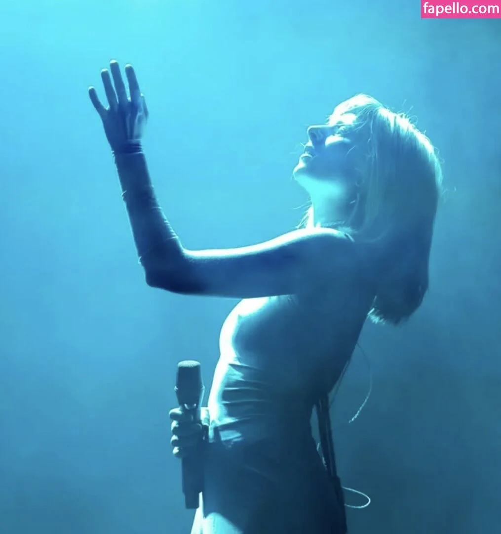 Aurora Aksnes / auroramusic / singer Onlyfans Photo Gallery 