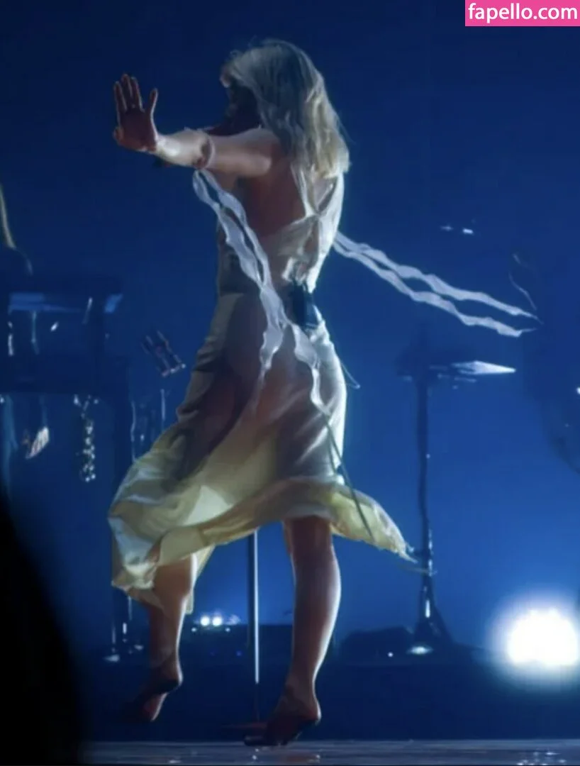 Aurora Aksnes / auroramusic / singer Onlyfans Photo Gallery 