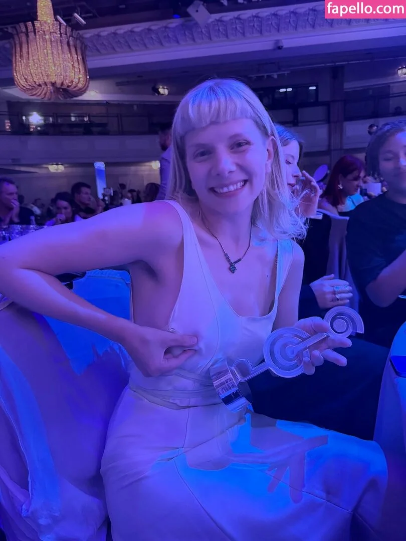 Aurora Aksnes / auroramusic / singer Onlyfans Photo Gallery 