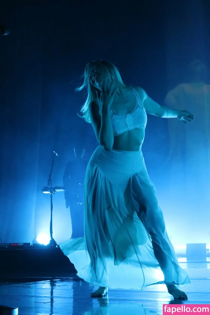 Aurora Aksnes / auroramusic / singer Onlyfans Photo Gallery 