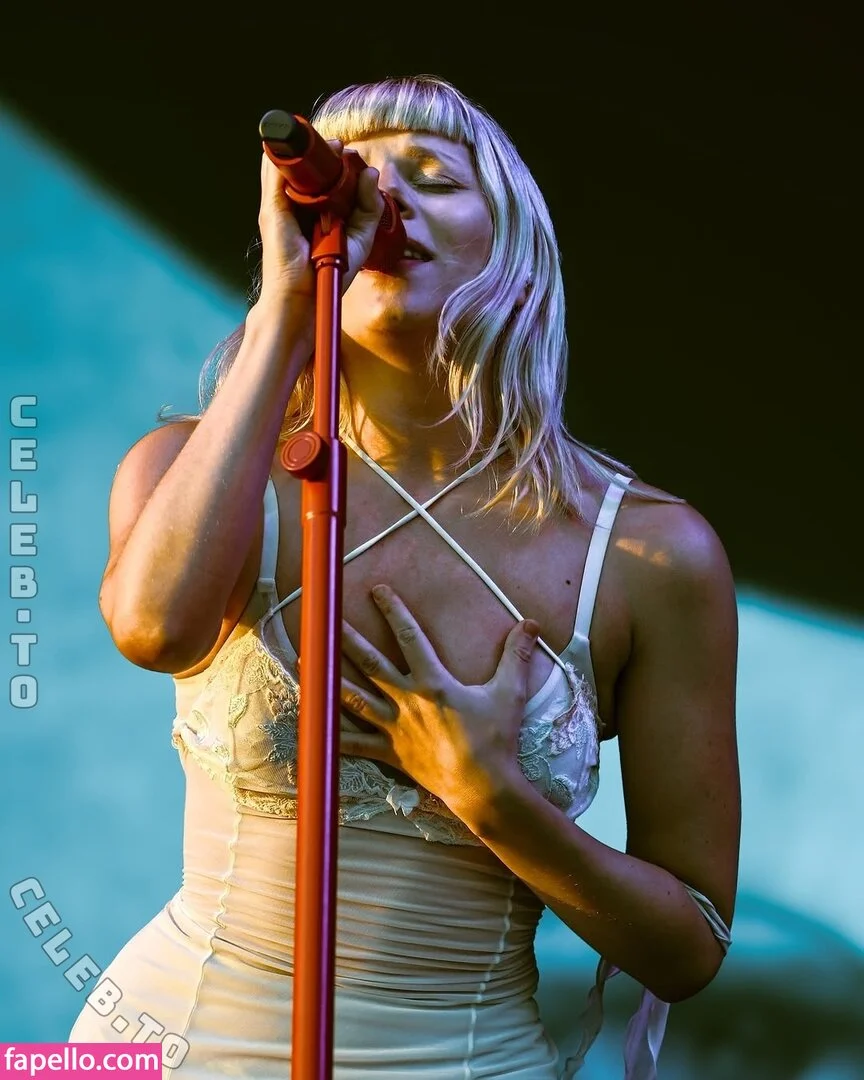 Aurora Aksnes / auroramusic / singer Onlyfans Photo Gallery 