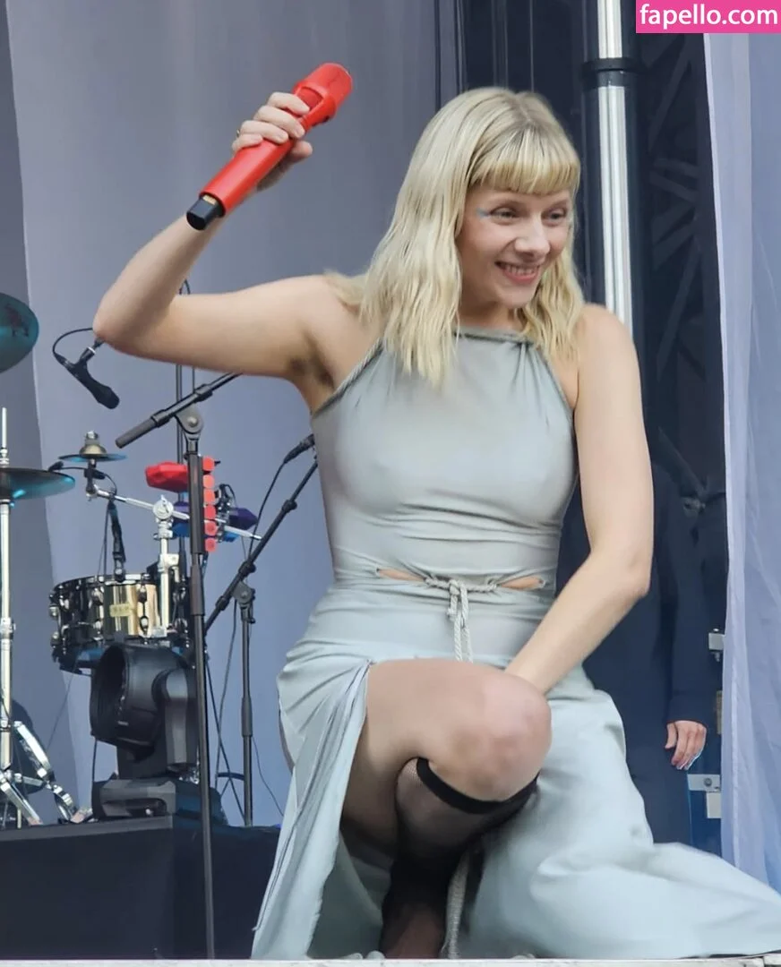 Aurora Aksnes / auroramusic / singer Onlyfans Photo Gallery 