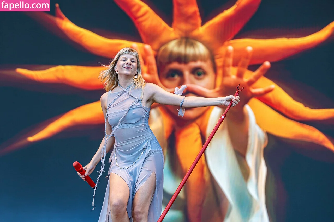 Aurora Aksnes / auroramusic / singer Onlyfans Photo Gallery 