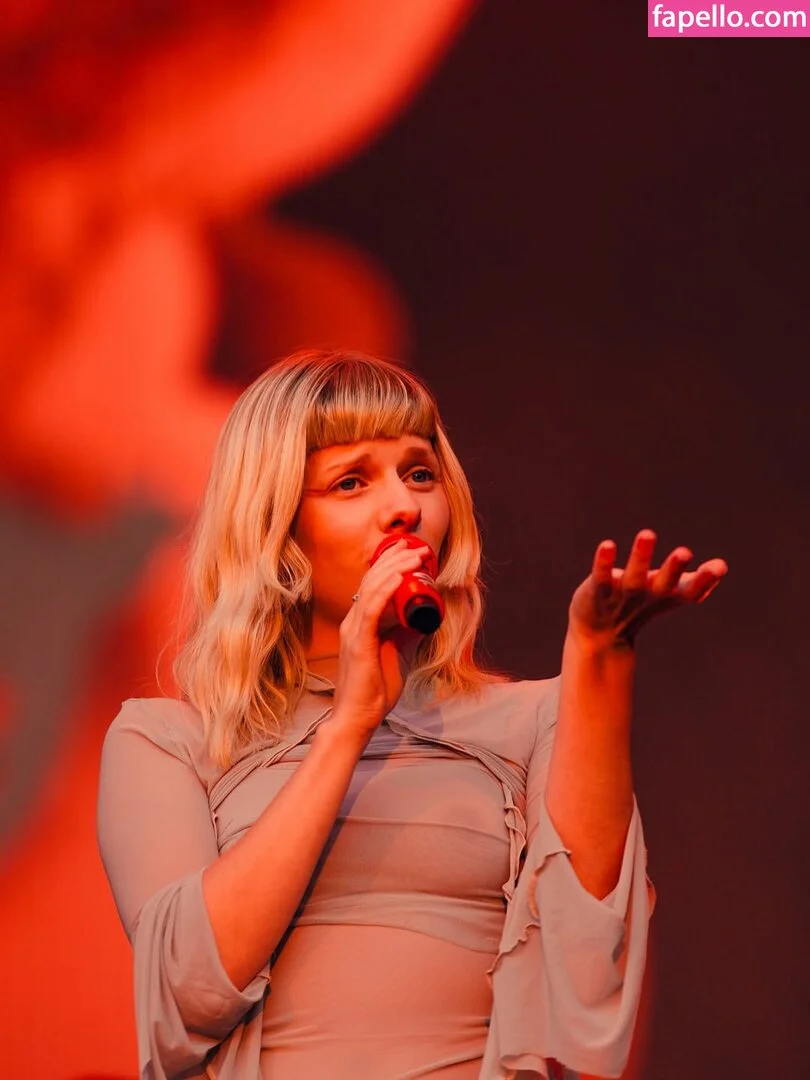 Aurora Aksnes / auroramusic / singer Onlyfans Photo Gallery 