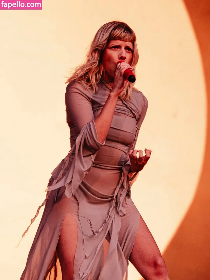 Aurora Aksnes / auroramusic / singer Onlyfans Photo Gallery 