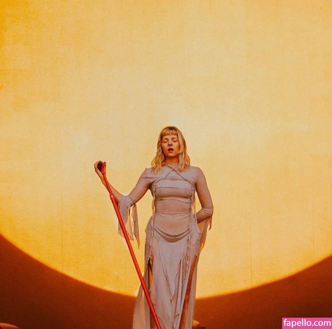 Aurora Aksnes / auroramusic / singer Onlyfans Photo Gallery 