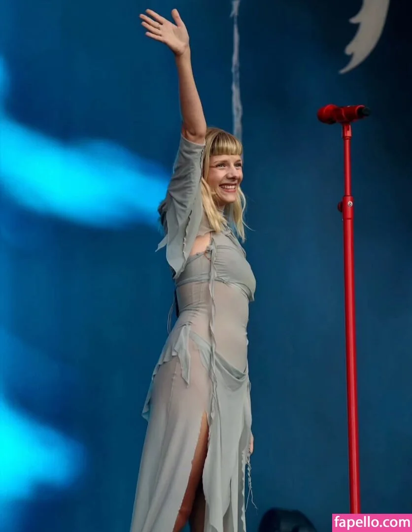 Aurora Aksnes / auroramusic / singer Onlyfans Photo Gallery 