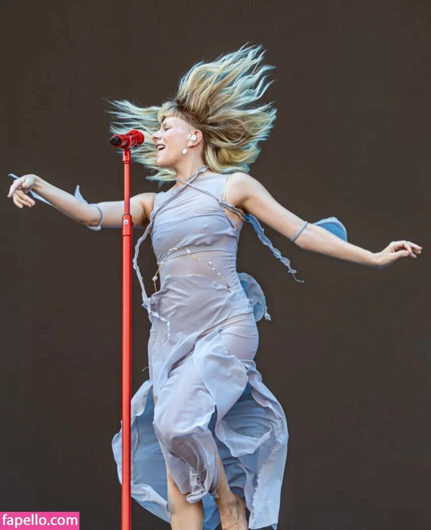 Aurora Aksnes / auroramusic / singer Onlyfans Photo Gallery 