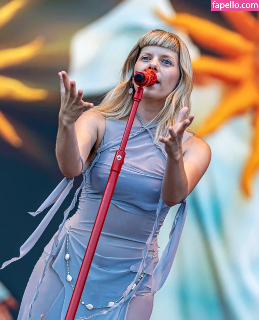 Aurora Aksnes / auroramusic / singer Onlyfans Photo Gallery 