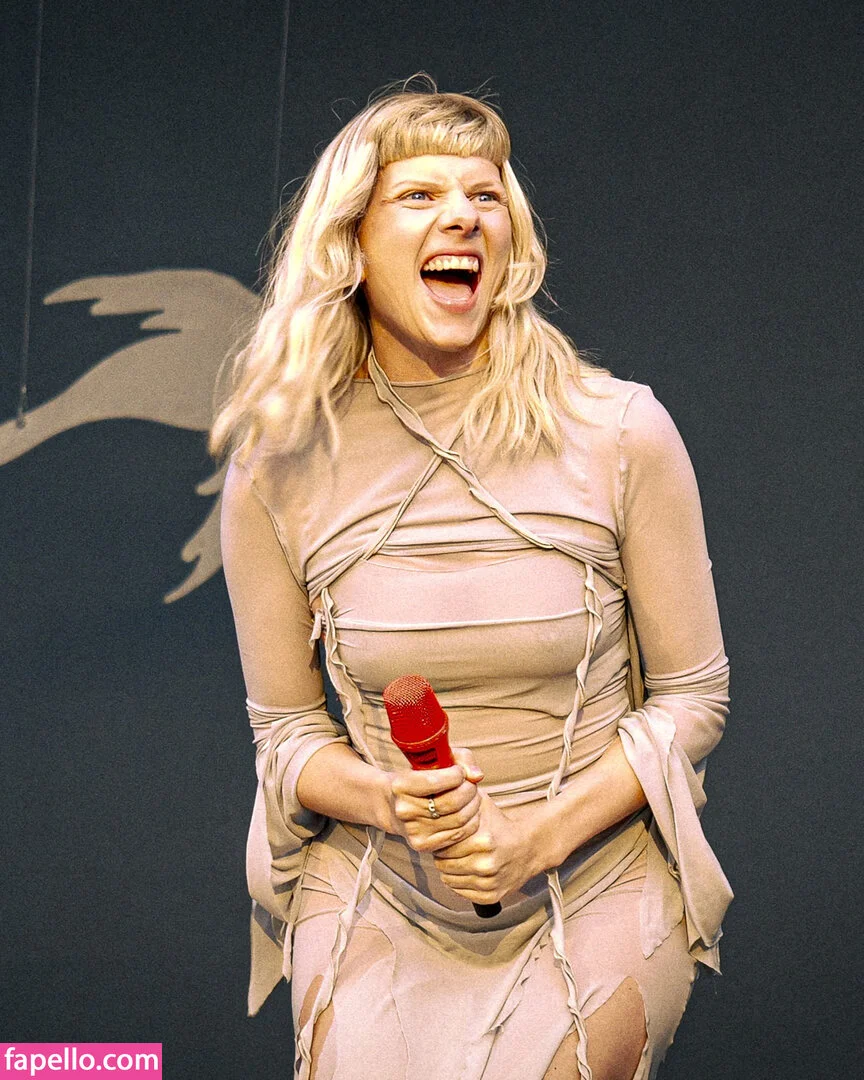 Aurora Aksnes / auroramusic / singer Onlyfans Photo Gallery 