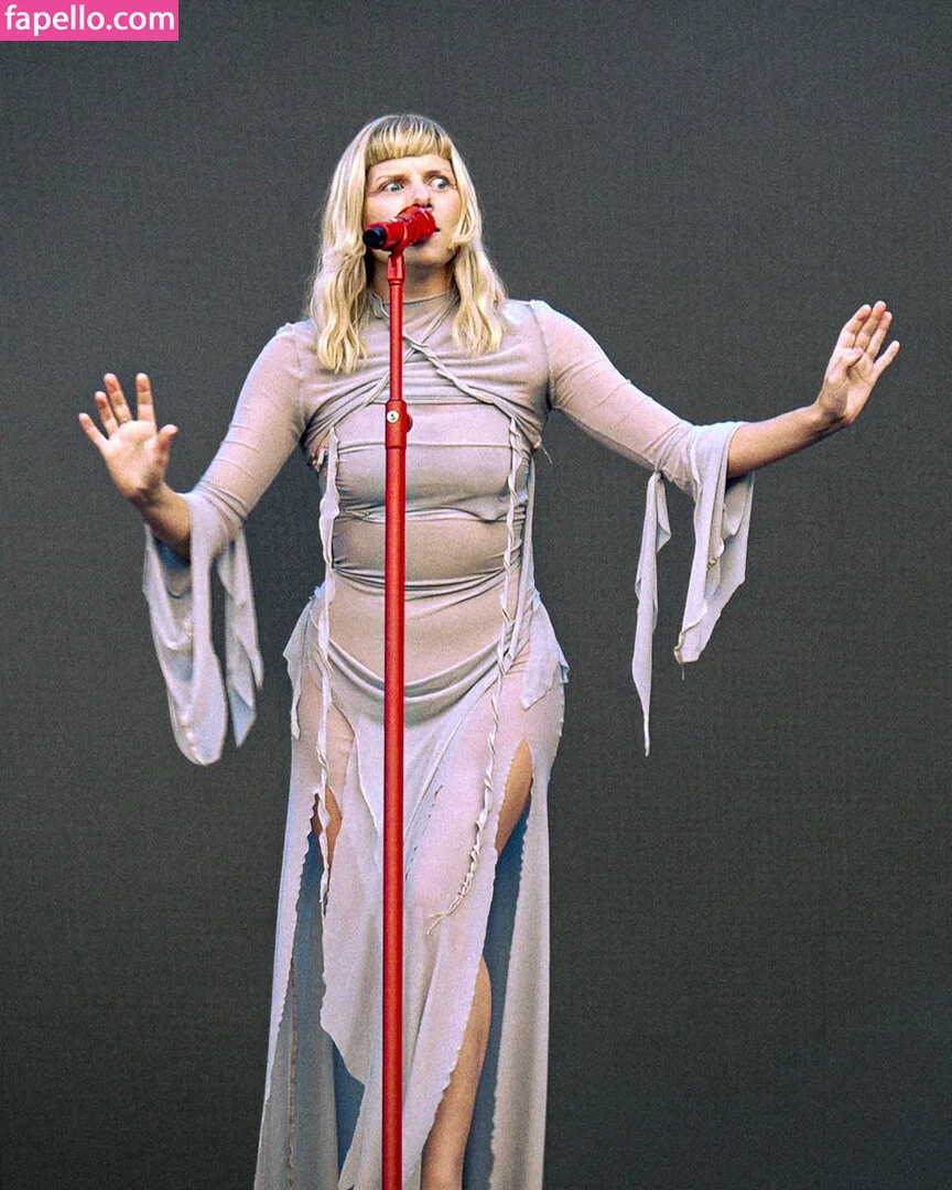 Aurora Aksnes / auroramusic / singer Onlyfans Photo Gallery 